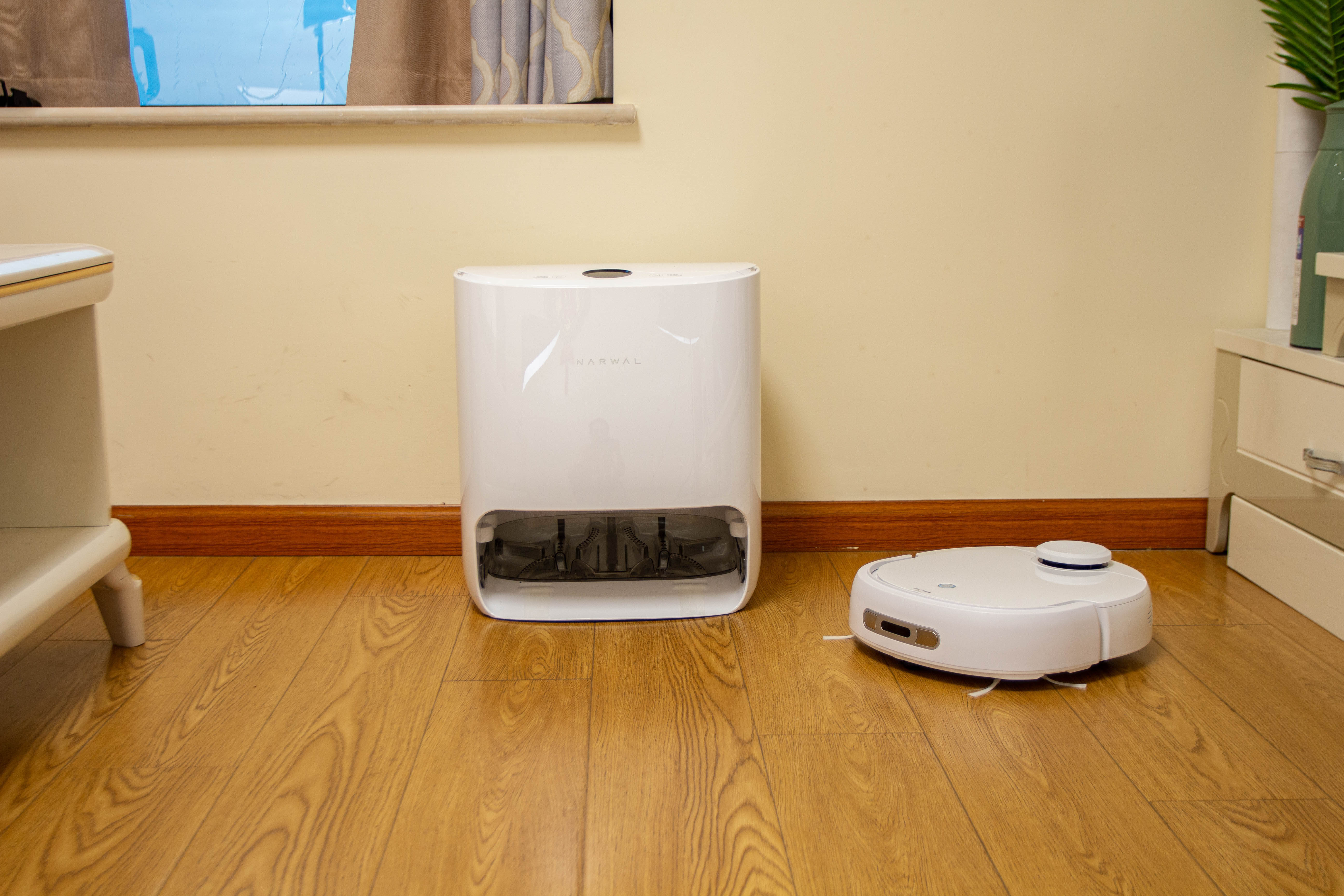 可以自动洗拖布的扫拖机器人，是行业标杆？还是智商收割机？