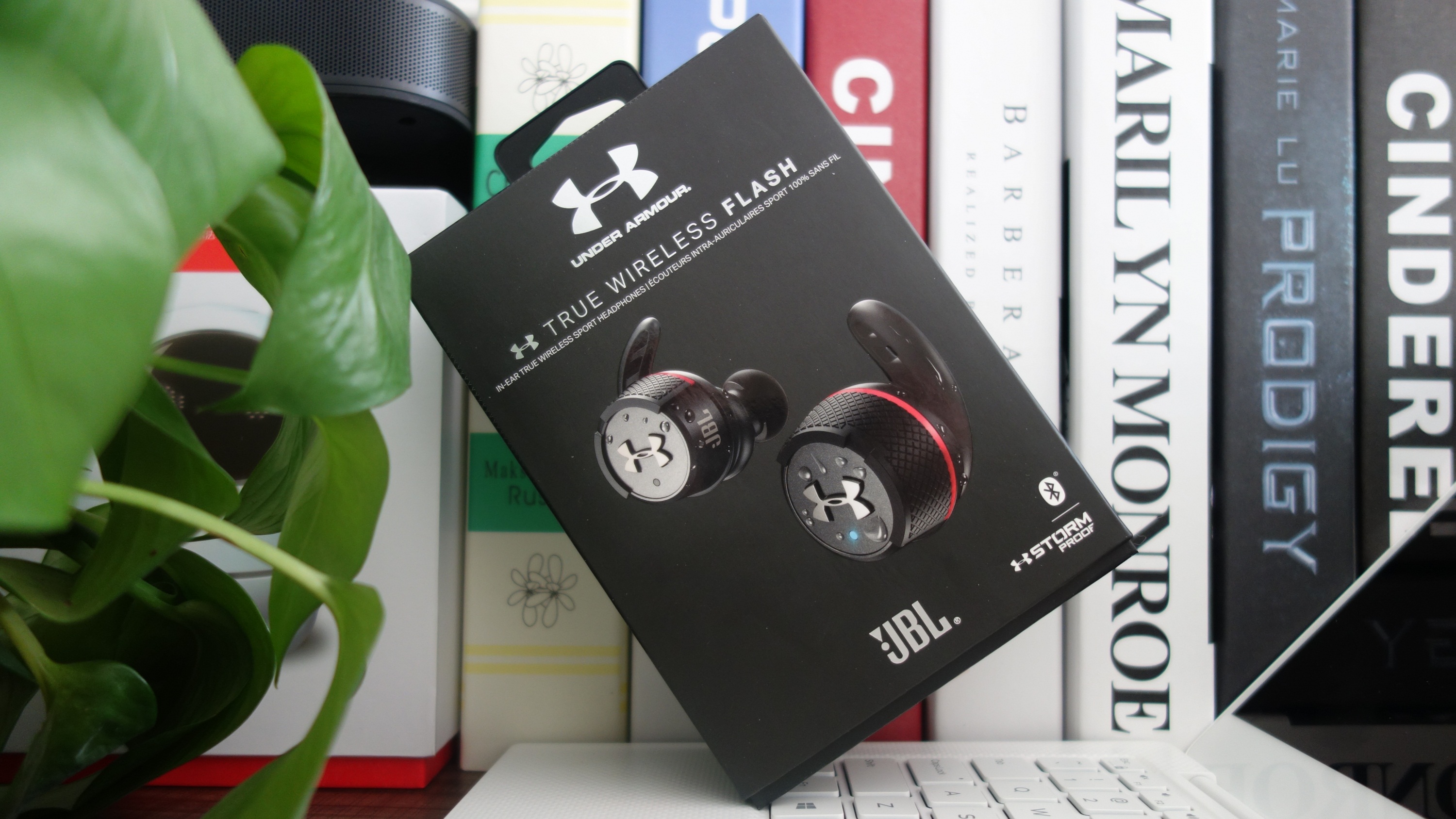 jbl与安德玛联名耳机隐藏功能,jbl安德玛联名耳机和airpods