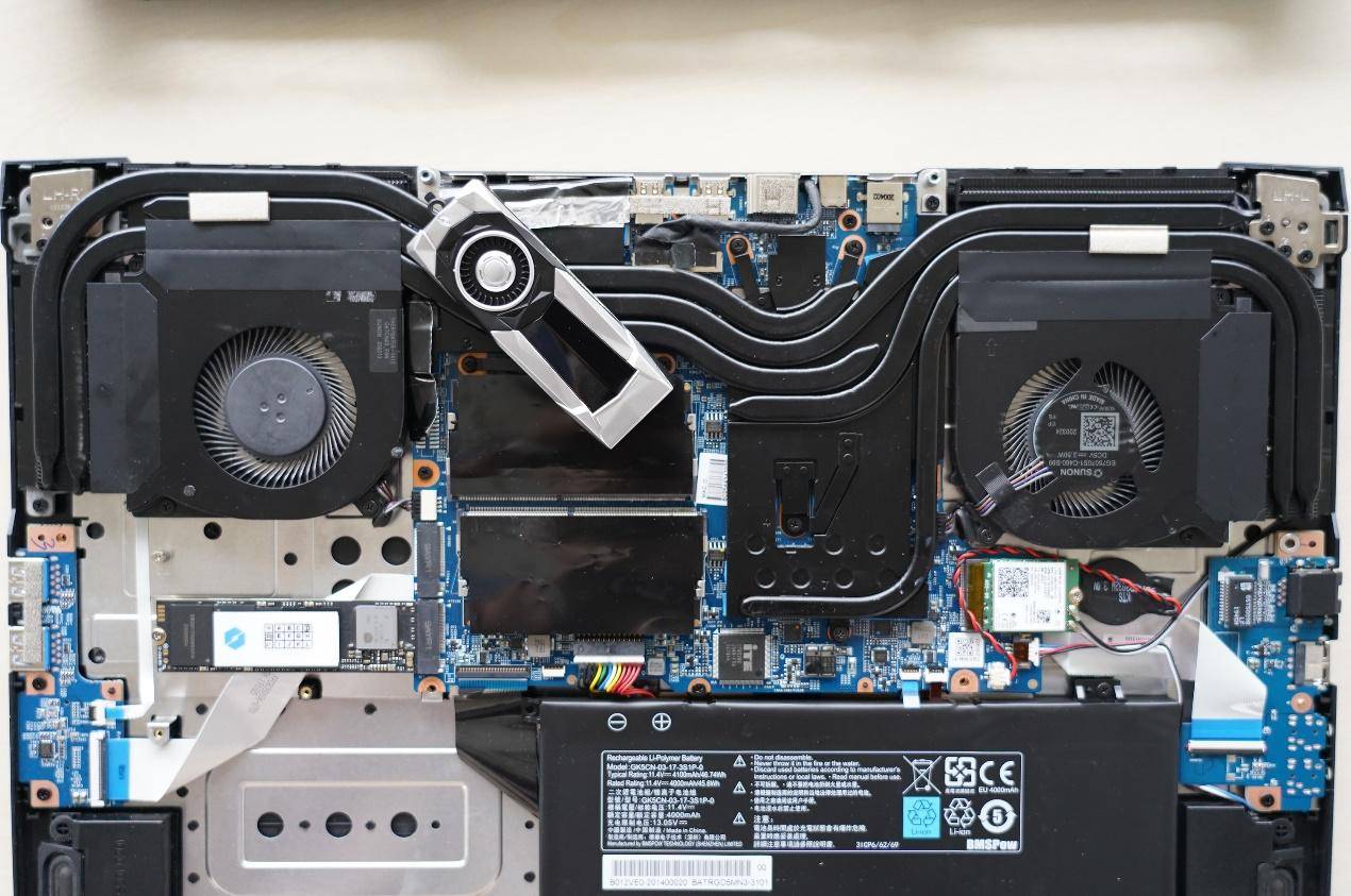 高色域144Hz电竞屏机械革命蛟龙P760AMD游戏本测试