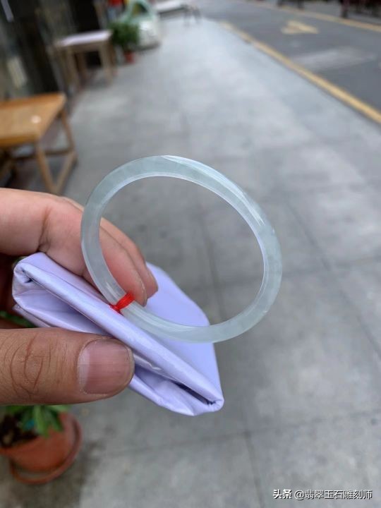 结婚三金买多少克黄金合适,结婚三金是黄金好还是白金好