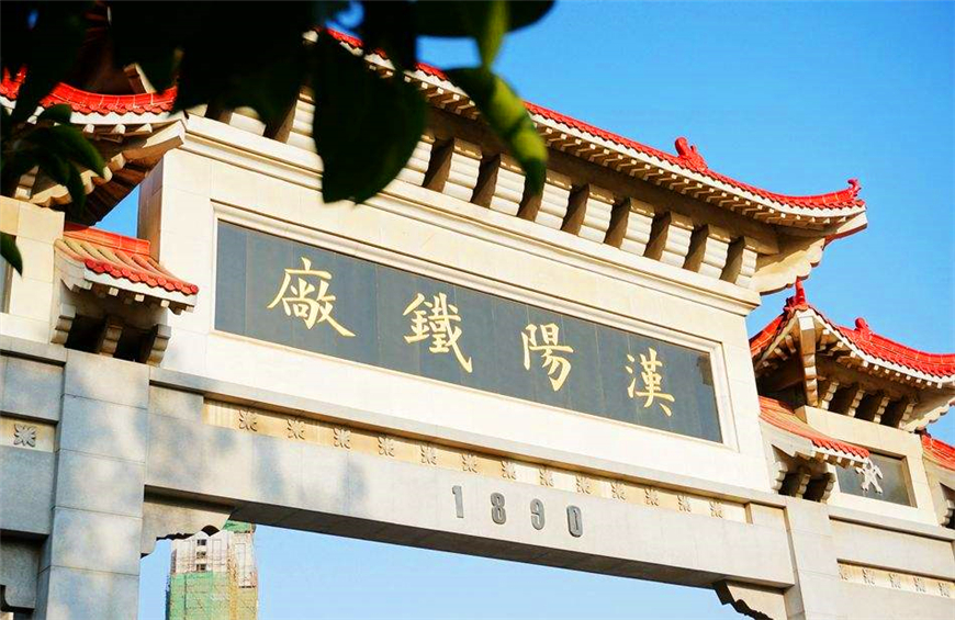 清朝不生锈的铁轨,铁路的铁轨为什么都是生锈的