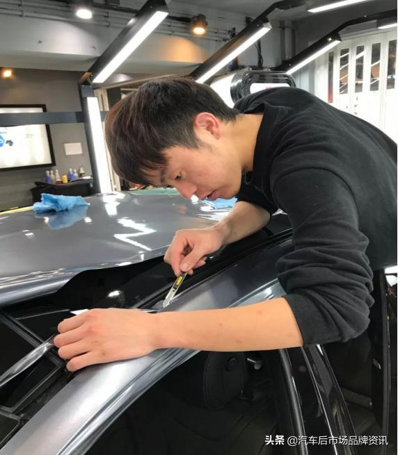 车身改色贴膜有什么优缺点,改色膜便宜还是喷漆便宜