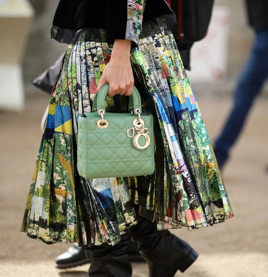 入秋换包?“抹茶”包包了解一下