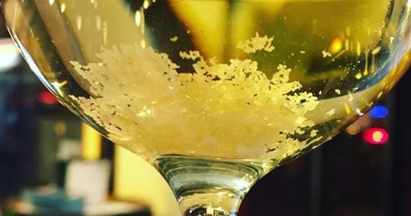 葡萄酒有杂质还能喝吗,葡萄酒有渣子能喝吗