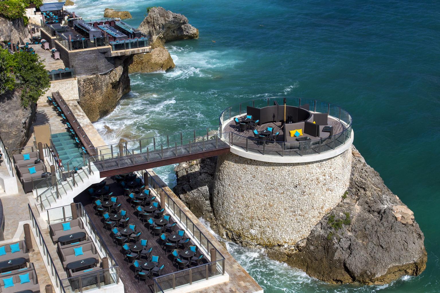 八成国人都玩错了巴厘岛，缆车赏日落，睡皇宫泡千年圣泉，2019免签