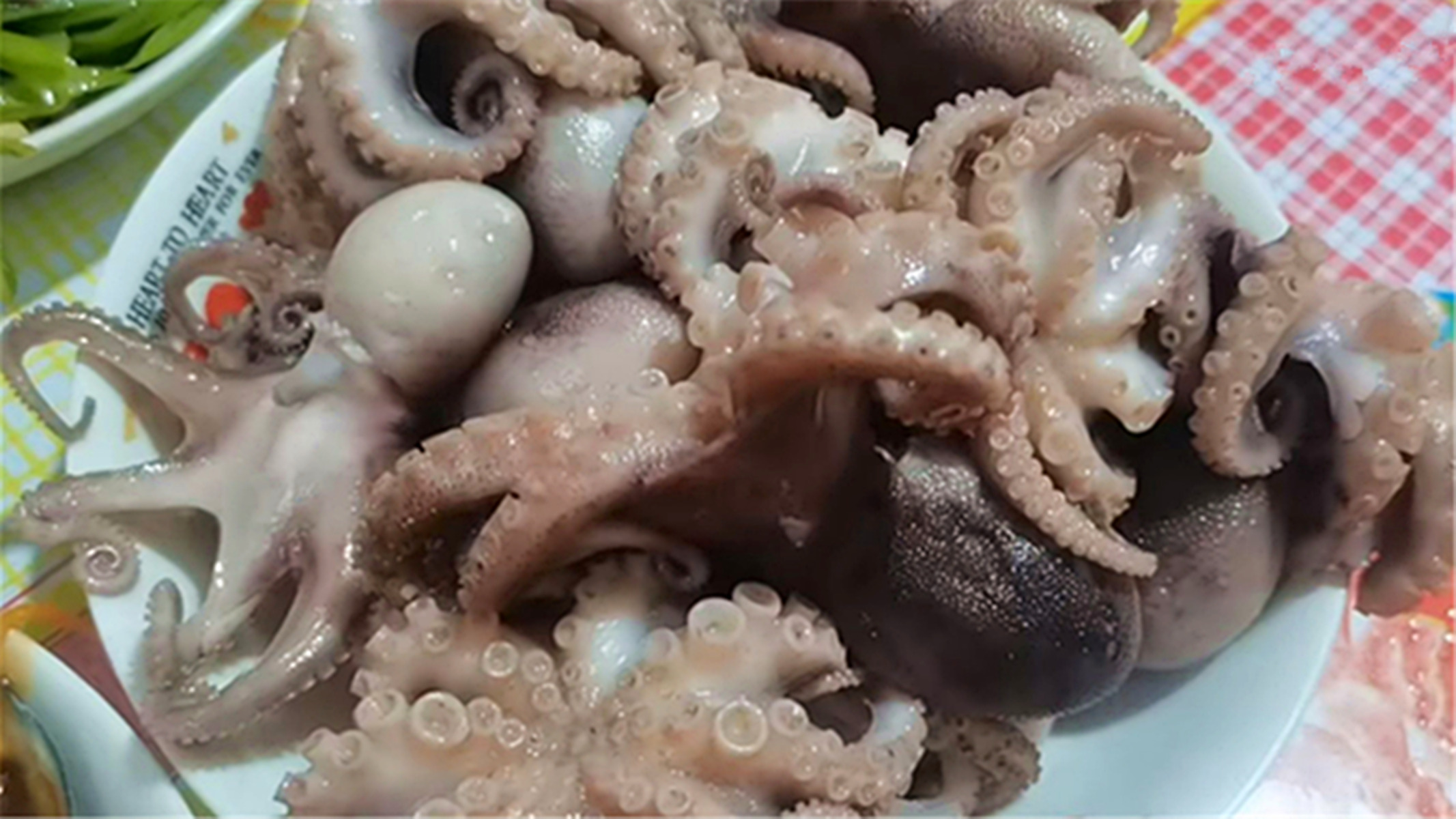 八爪鱼一煮掉皮了怎么回事,八爪鱼怎么煮教程