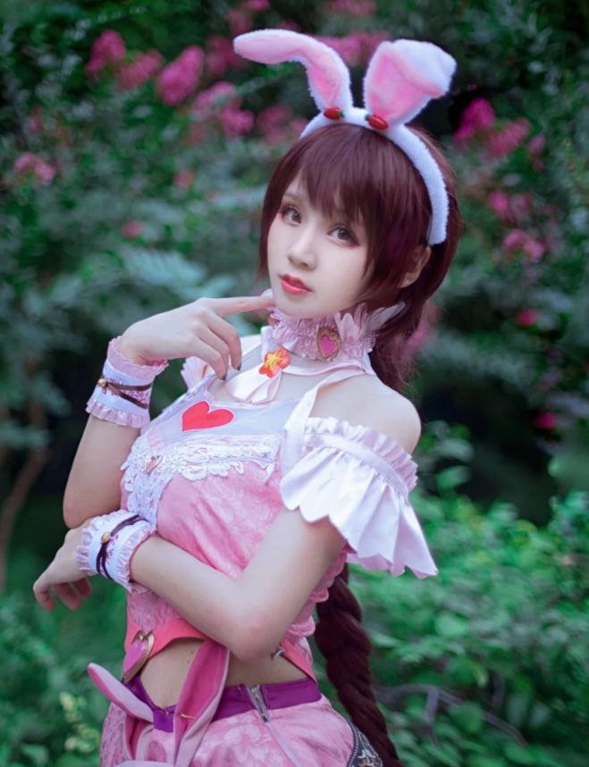 斗罗大陆唐三和小舞小时候cos,斗罗大陆小舞cos兔子不是吃草的吗