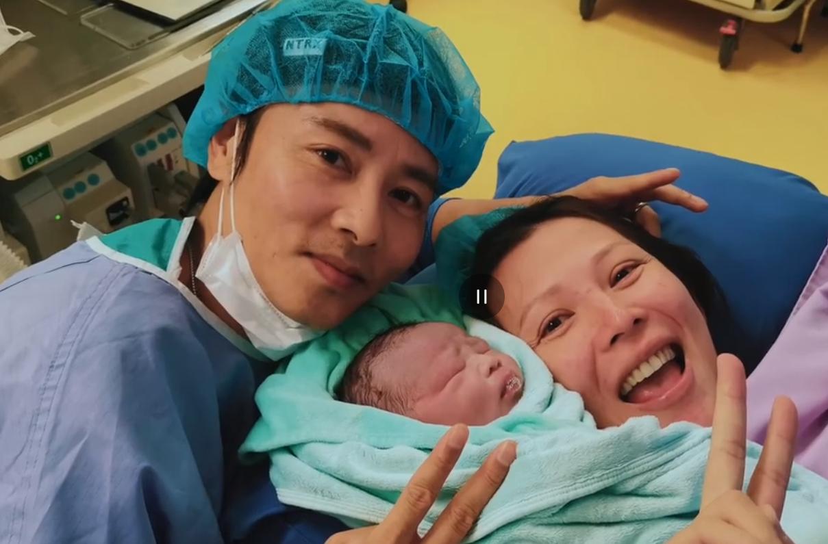 李承铉谈与戚薇的孩子,李承铉陈小春家庭幸福