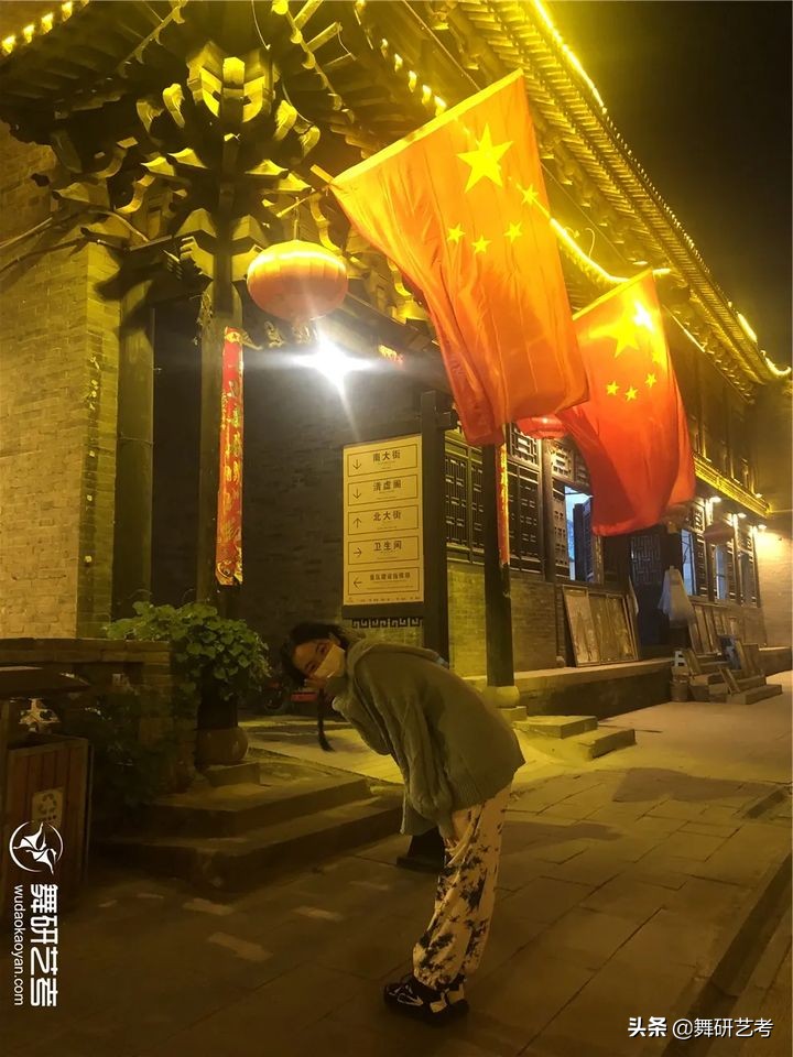 只有内心强大了才能冲破一切阻碍,只有自己内心强大才能不被伤害