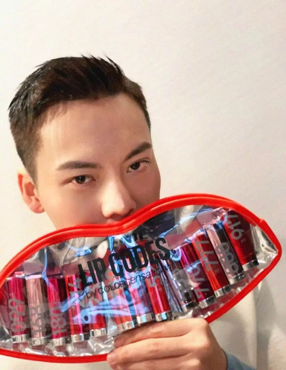 肖战王一博李现神仙同框,李现肖战王一博人民网