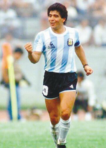 那些年我们一起追的球星视频,那些年我们一起追的足球明星手绘