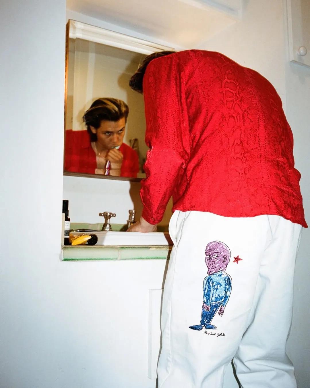 「每周联名X讯」众人骂丑,价格却直逼倒钩的鞋究竟长什么样?