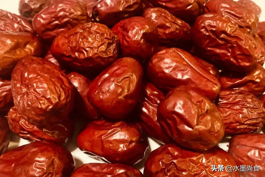 买红枣时,挑越大越好吗?会选的只看5点,遇到这2种白送也不要