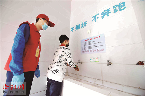 洛阳家长注意！孩子上学尽量带个大水杯