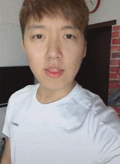 搞笑gif趣图妹子你别闹了,搞笑gif趣图妹子你这笑容太魔性了