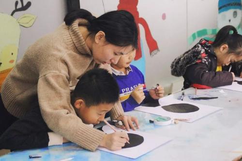 孩子喜欢这种颜色可能缺乏安全感,孩子喜欢的颜色反映性格