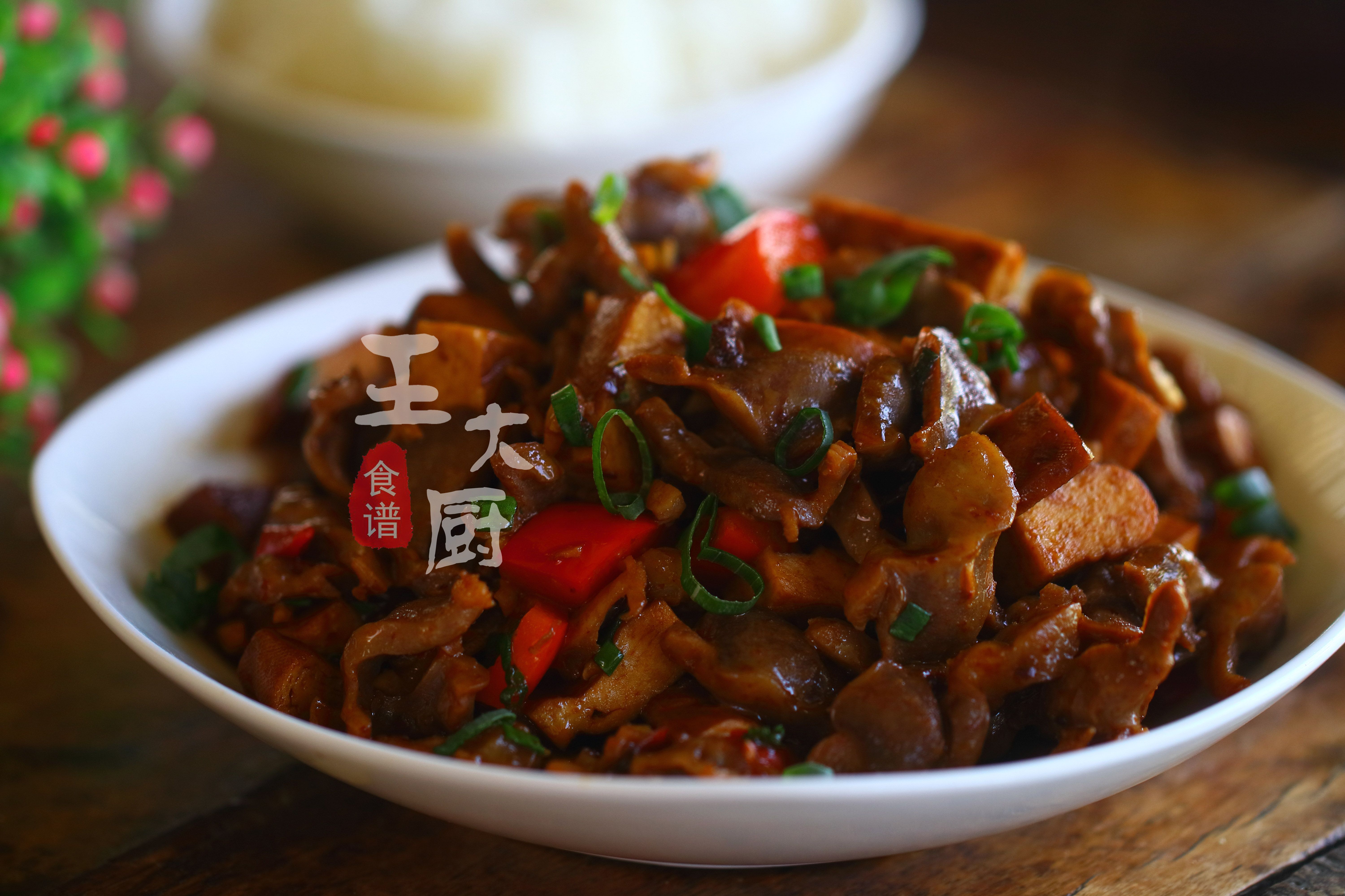 炒鸡肝鸡胗怎么做好吃又嫩,香干炒鸡胗的家常做法大全