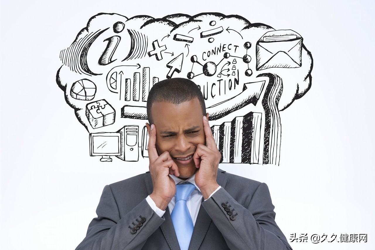 年纪轻轻为什么总是“心疼”,甚至肋骨两侧都疼?