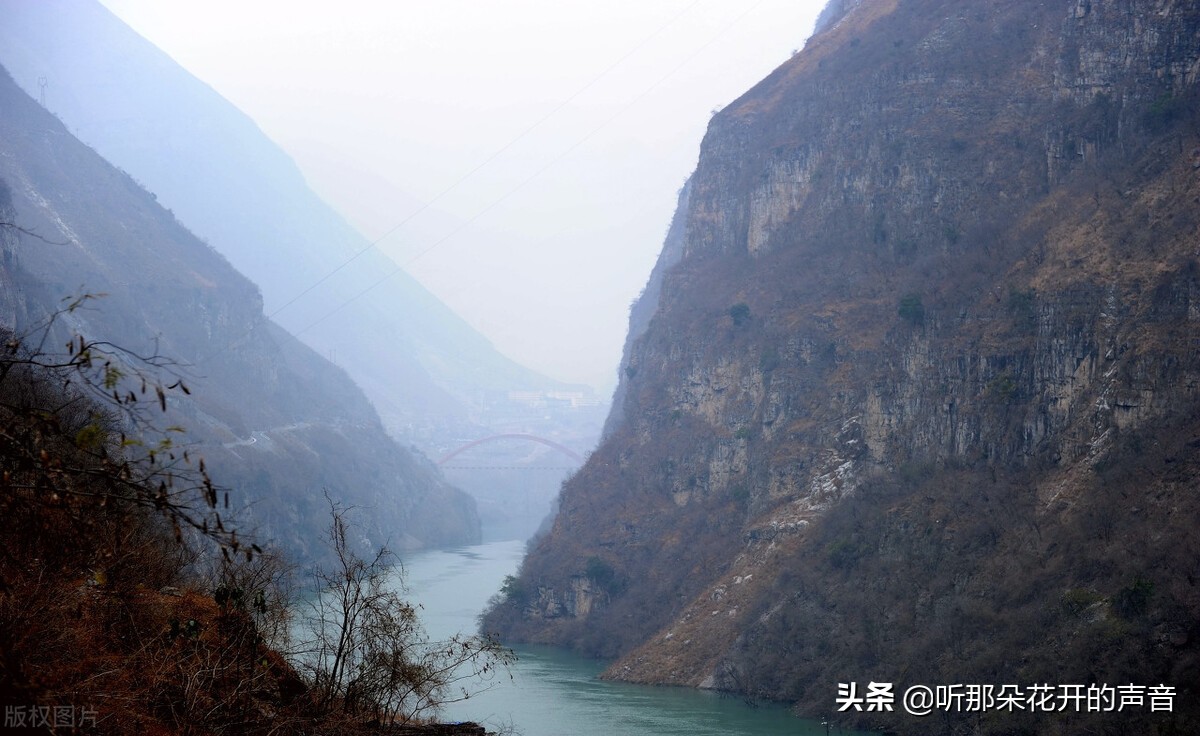 一念远方,一忆故土,两行泪