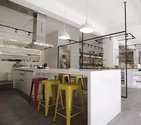 德国俩姑娘开了一杂货铺：零污染，不包装，回归食物本质，超火爆