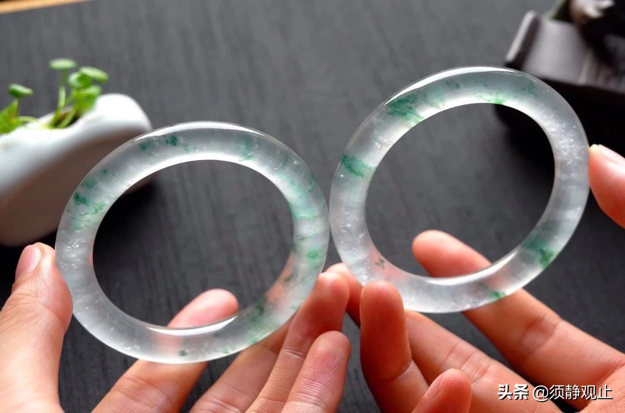 碧玉手镯圆条好看还是扁条好看,圆条手镯和扁条手镯哪个好看