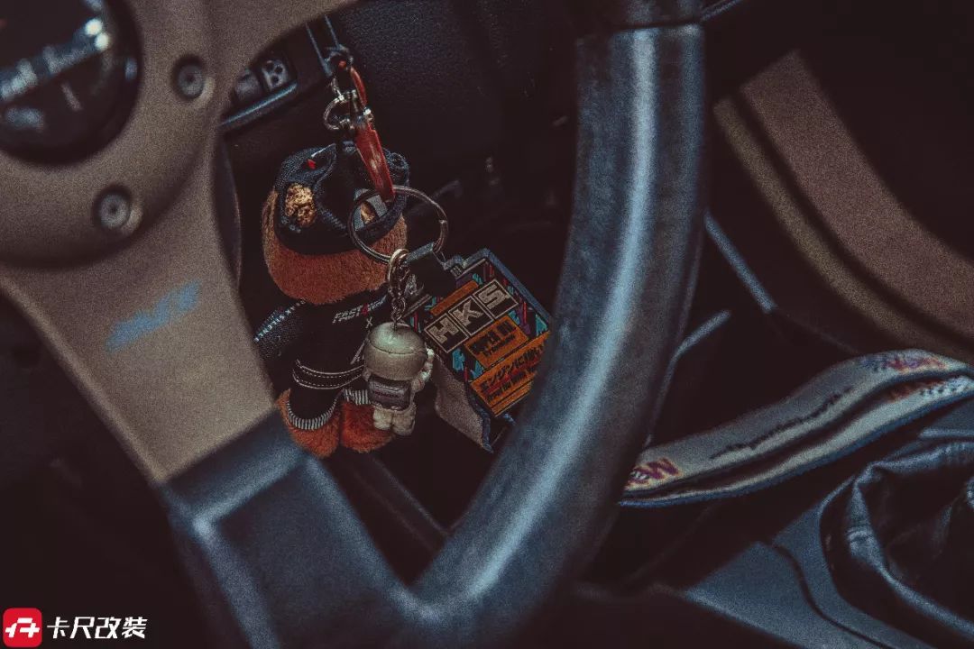 白色本田飞度潮享版怎么改装好看,7万买飞度60万改装