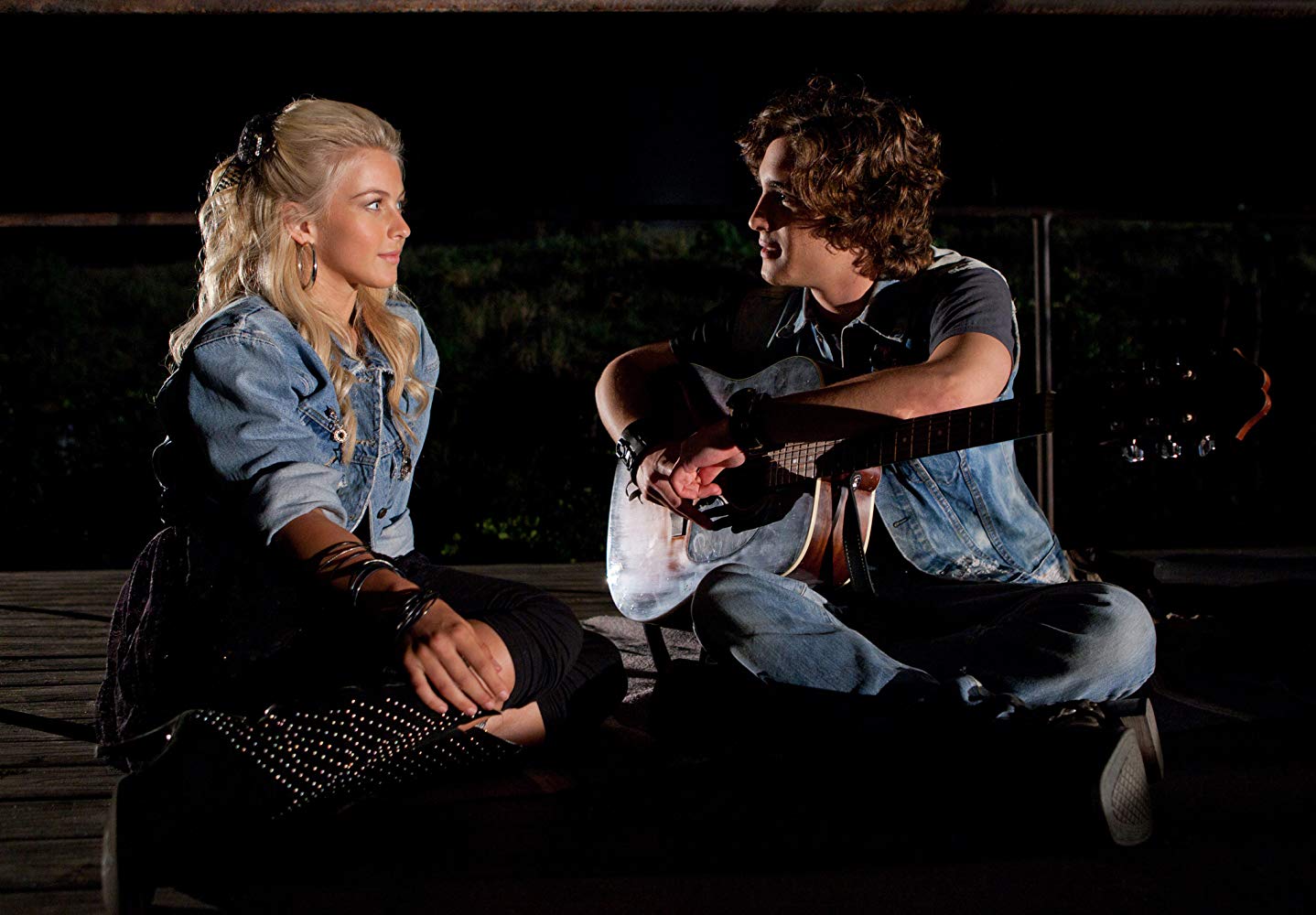 汤姆克鲁斯年轻时的表演,汤姆克鲁斯穿牛仔裤白t