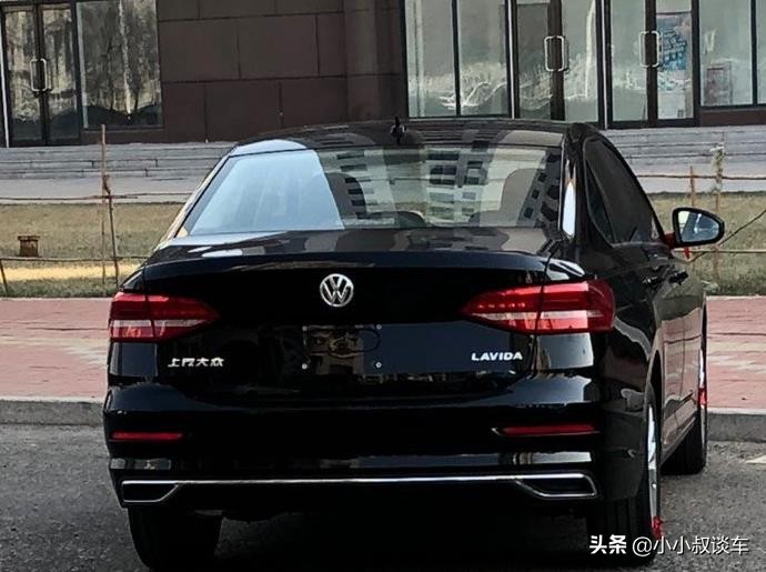 表哥入手大众朗逸豪华版，用车一周后，悄悄说出了一些想法