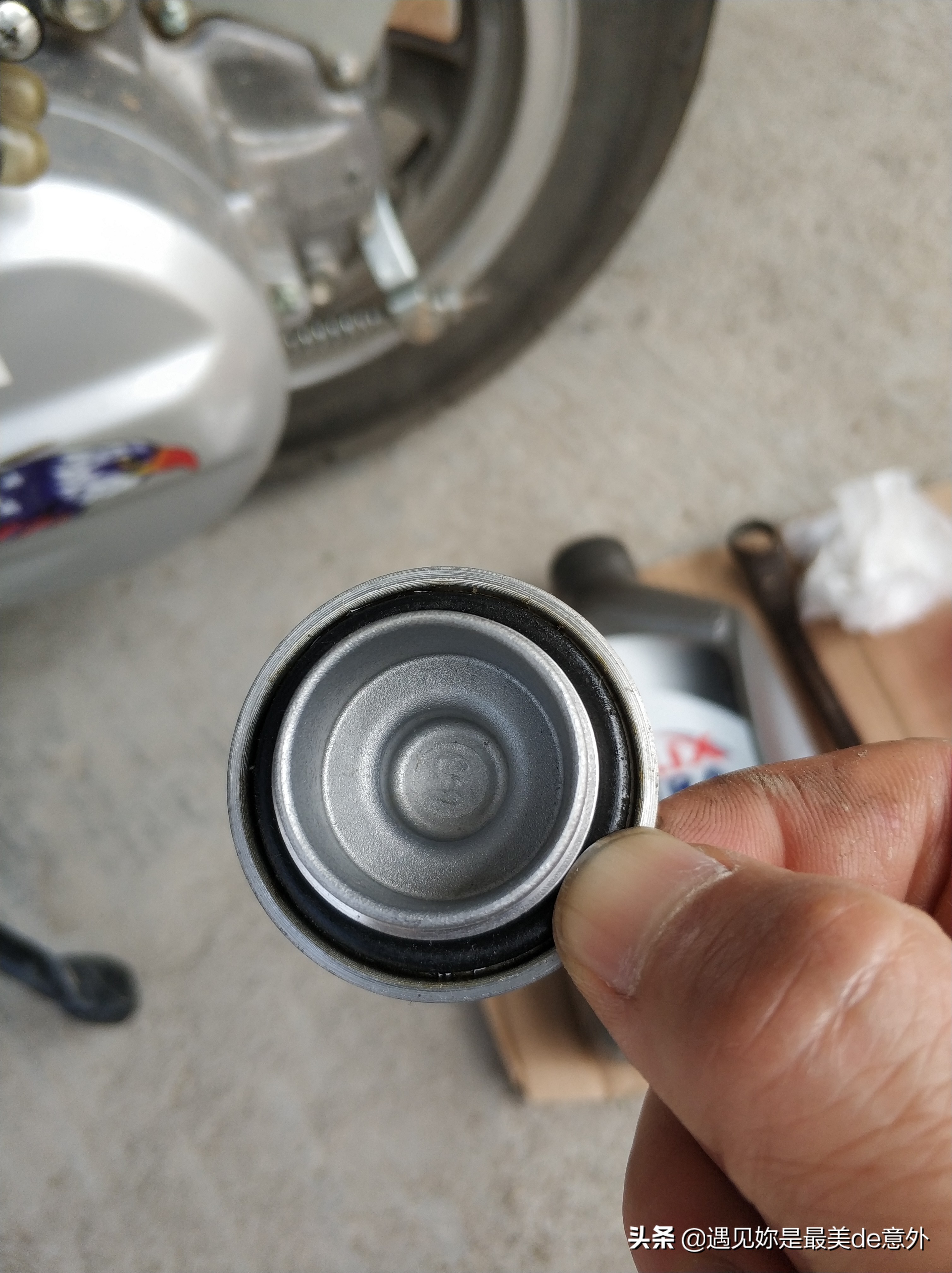 踏板摩托车齿轮油加多了会怎么样,踏板摩托车齿轮油多少公里换一次