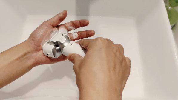 电动剃须刀哪家强？松下：给你一锤子试试