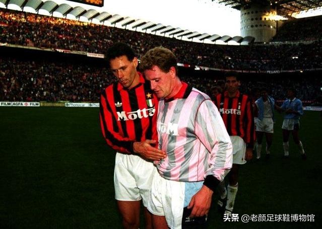 破产酒鬼的球鞋拍卖值6万,加图索的恩人名字成为香港路名