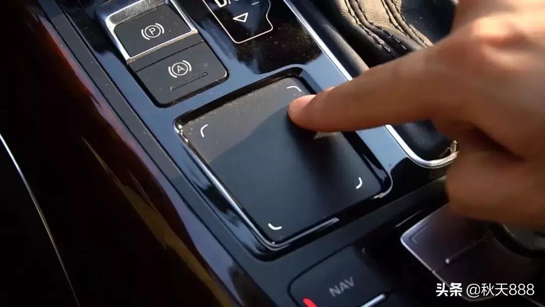 c6和c7哪个更好看,c6和c7底盘一样吗