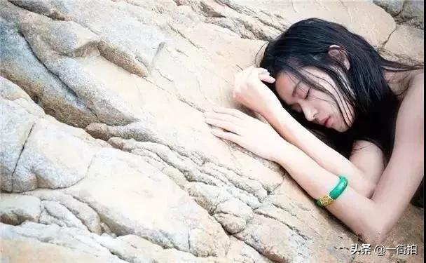 38岁全智贤拍时尚大片,38岁全智贤裸妆