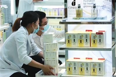 比价爆款商品！一瓶“路易十三”便宜七八千元顶配苹果手机比官网低2489元