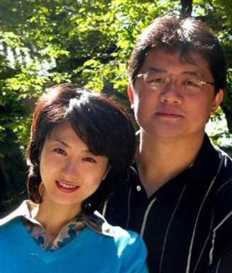 知名主持人被曝光出轨六次,央视主持人直播事件