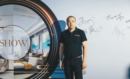 他们,是千万级别的大商,获得如此成功,因为选择了巴迪斯吊顶