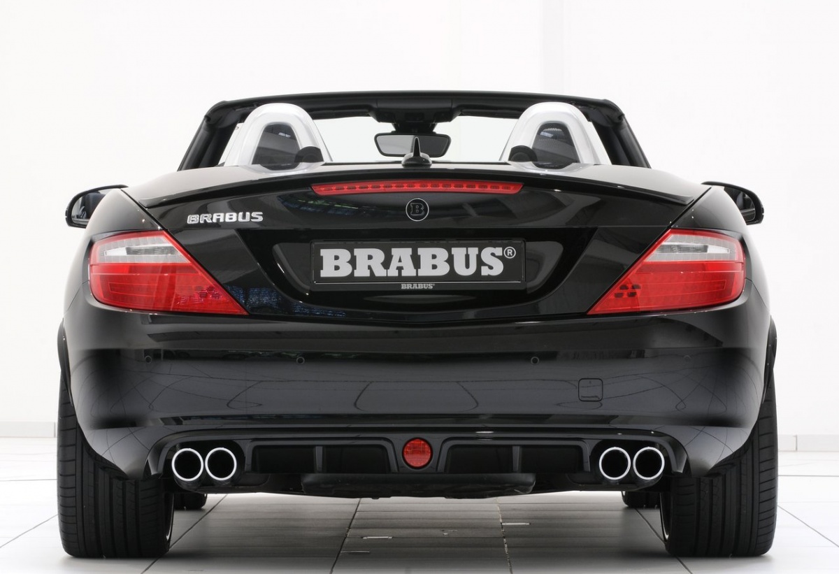 换上劳斯莱斯轮毂的巴博斯26SC，全身散发出高贵的气质