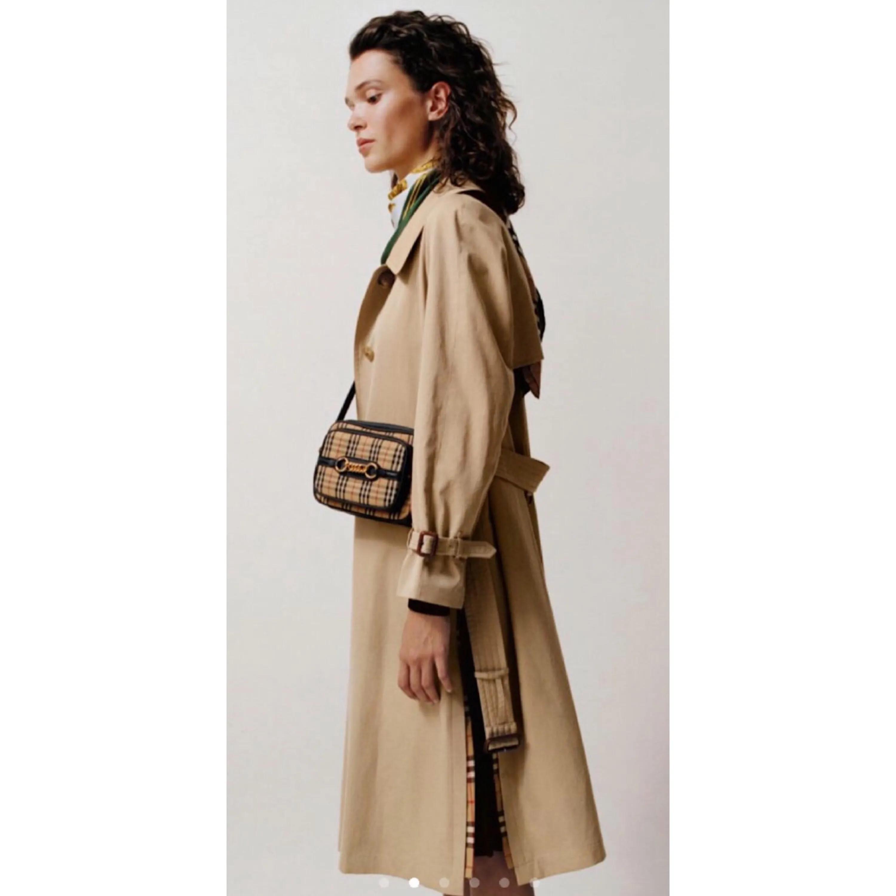 怎样选择巴宝莉女士风衣经典款,巴宝莉风衣男士穿搭指南