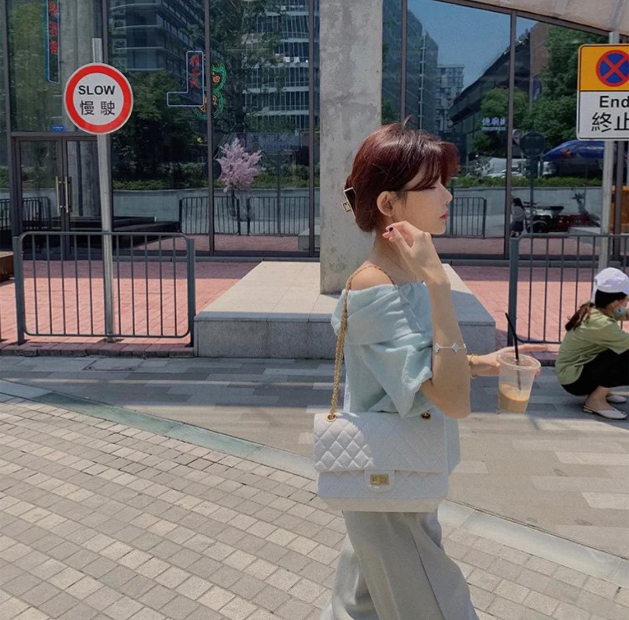 chanel2.55黑金,chanel2.55过时了么