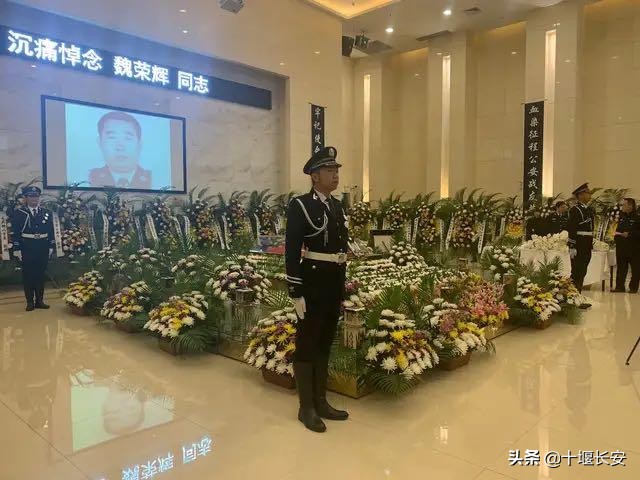 哀痛！他“逃”出了医院，却倒在了岗位上！