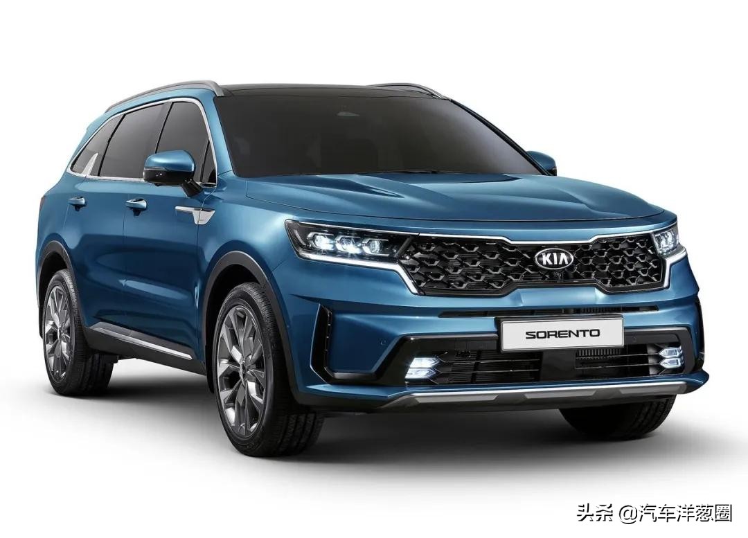 宝马换新车标了！蓝天白云帅炸，以后黑白标只代表低端宝马车主？