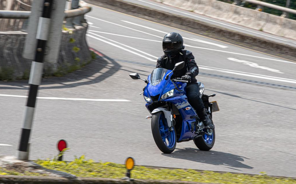 雅马哈r3点评,雅马哈r3和ktmduke390选哪个好