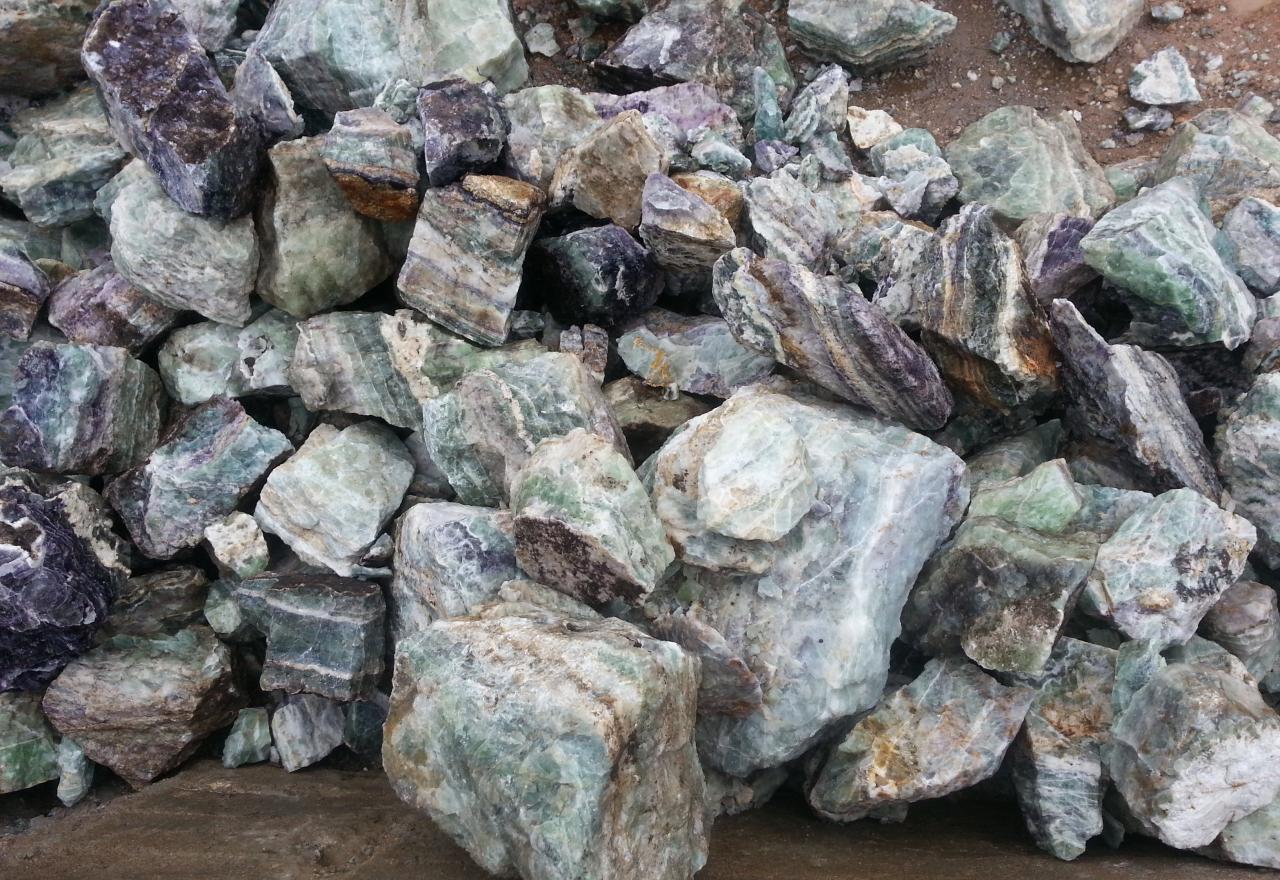 中国掌握世界芯片原材料,遏制芯片