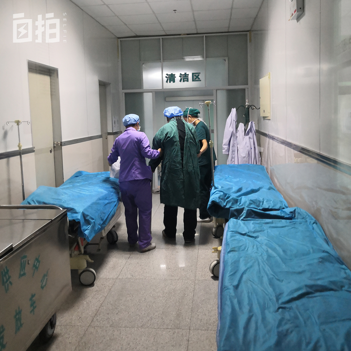 父亲和自己差45岁,裸辞回家陪爷爷