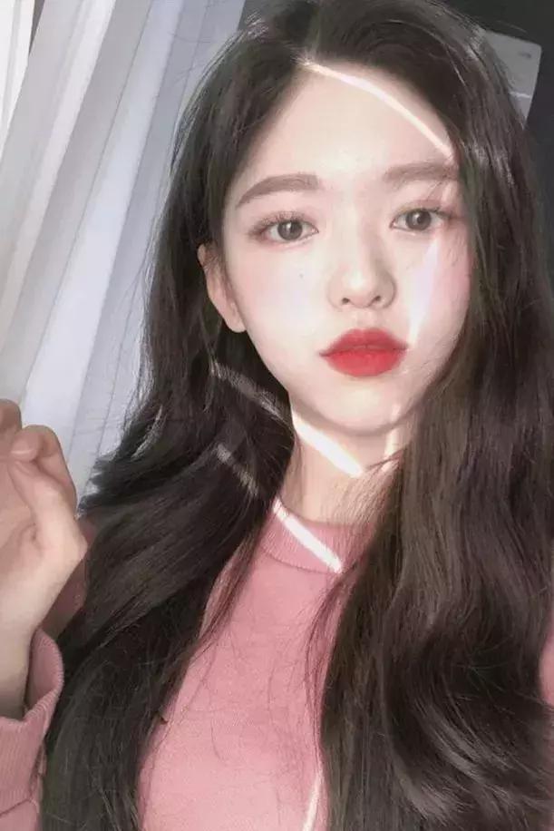 今年最火的10种显白发色谁染谁美,今年最火的3种显白发色