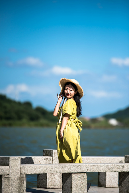 初夏品风凉饭，南北湖商玉客栈，推窗有山水