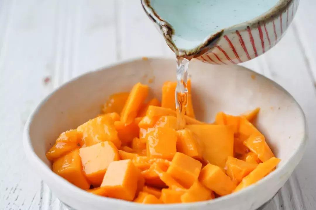 如何在家自制奶油冰棍,自制冰棍手工制作