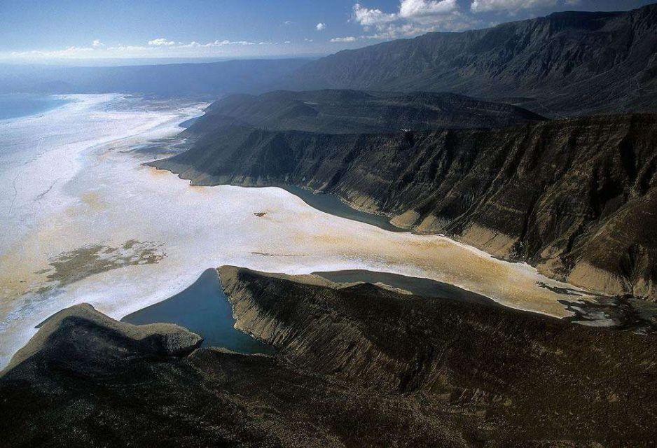 阿萨尔湖火山口湖图片,阿萨勒湖和阿萨尔湖是同一个湖吗