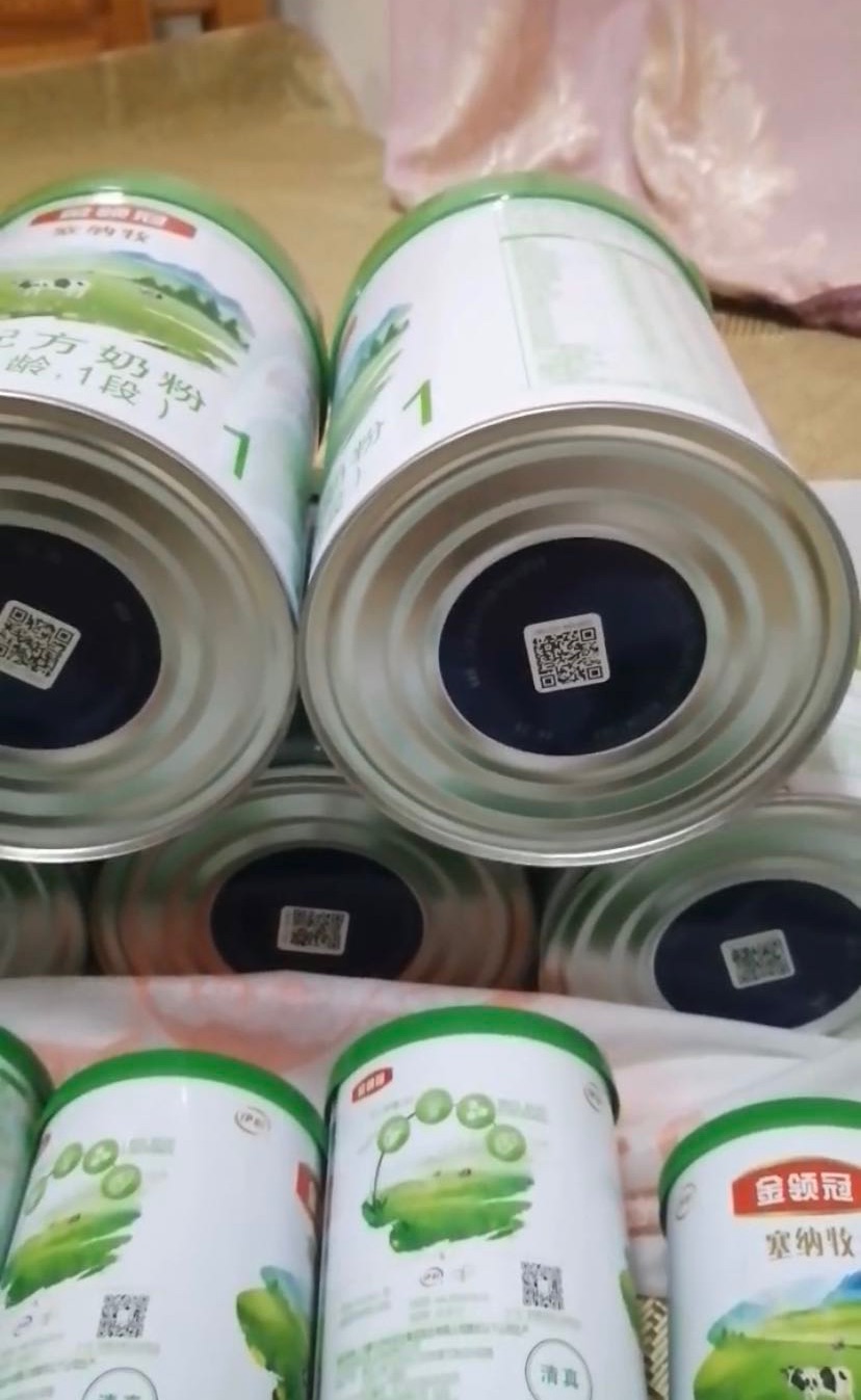 宝宝吃奶粉嘴里有酸奶味正常吗,吃奶粉有异味