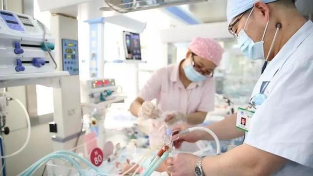 生完孩子后会变成晒娃狂魔吗,顺产的娃几天可以出去晒太阳